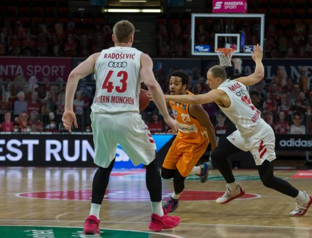 功球队的引 功球队的引