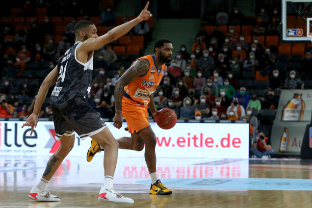 用防守和领 用防守和领